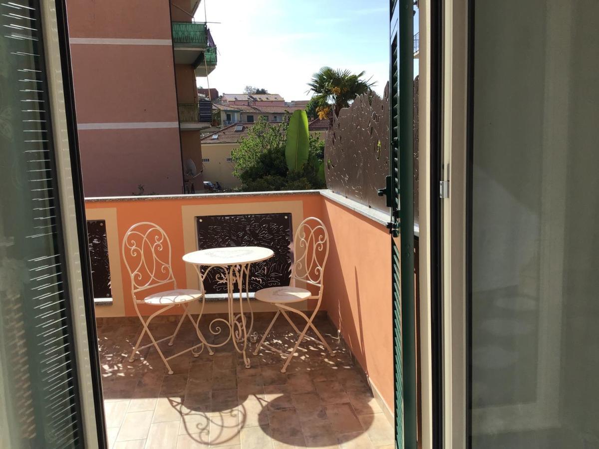 Casa Luigia Rooms Mtb In Finalborgo Bike Room Tour Ebike Trekking Finale Ligure Exterior photo