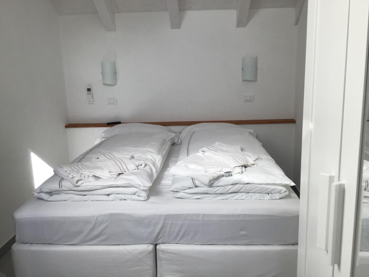 Casa Luigia Rooms Mtb In Finalborgo Bike Room Tour Ebike Trekking Finale Ligure Exterior photo
