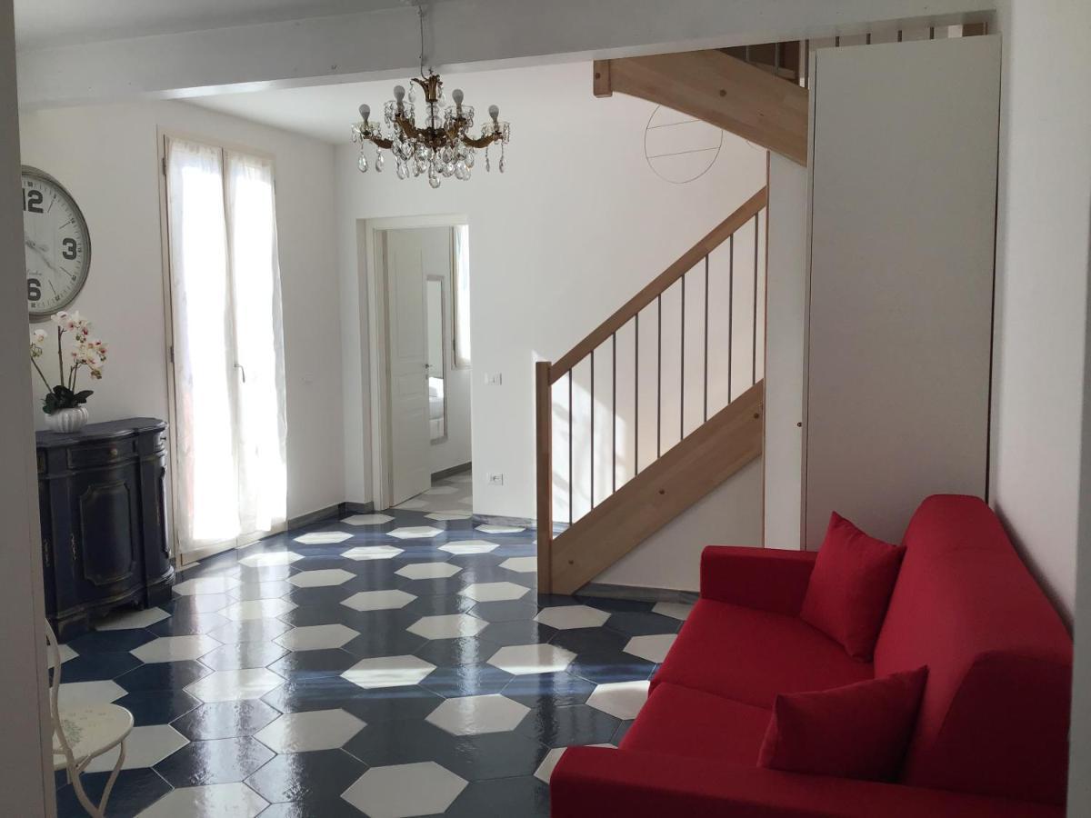 Casa Luigia Rooms Mtb In Finalborgo Bike Room Tour Ebike Trekking Finale Ligure Exterior photo