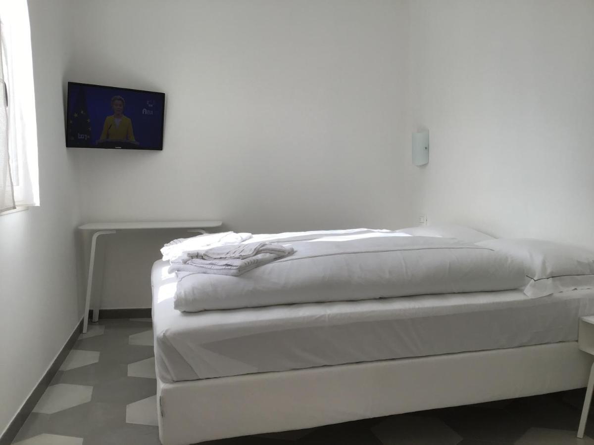 Casa Luigia Rooms Mtb In Finalborgo Bike Room Tour Ebike Trekking Finale Ligure Exterior photo