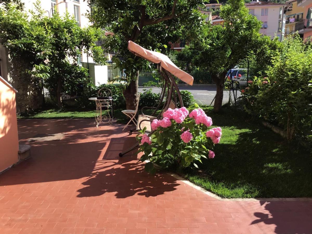 Casa Luigia Rooms Mtb In Finalborgo Bike Room Tour Ebike Trekking Finale Ligure Exterior photo