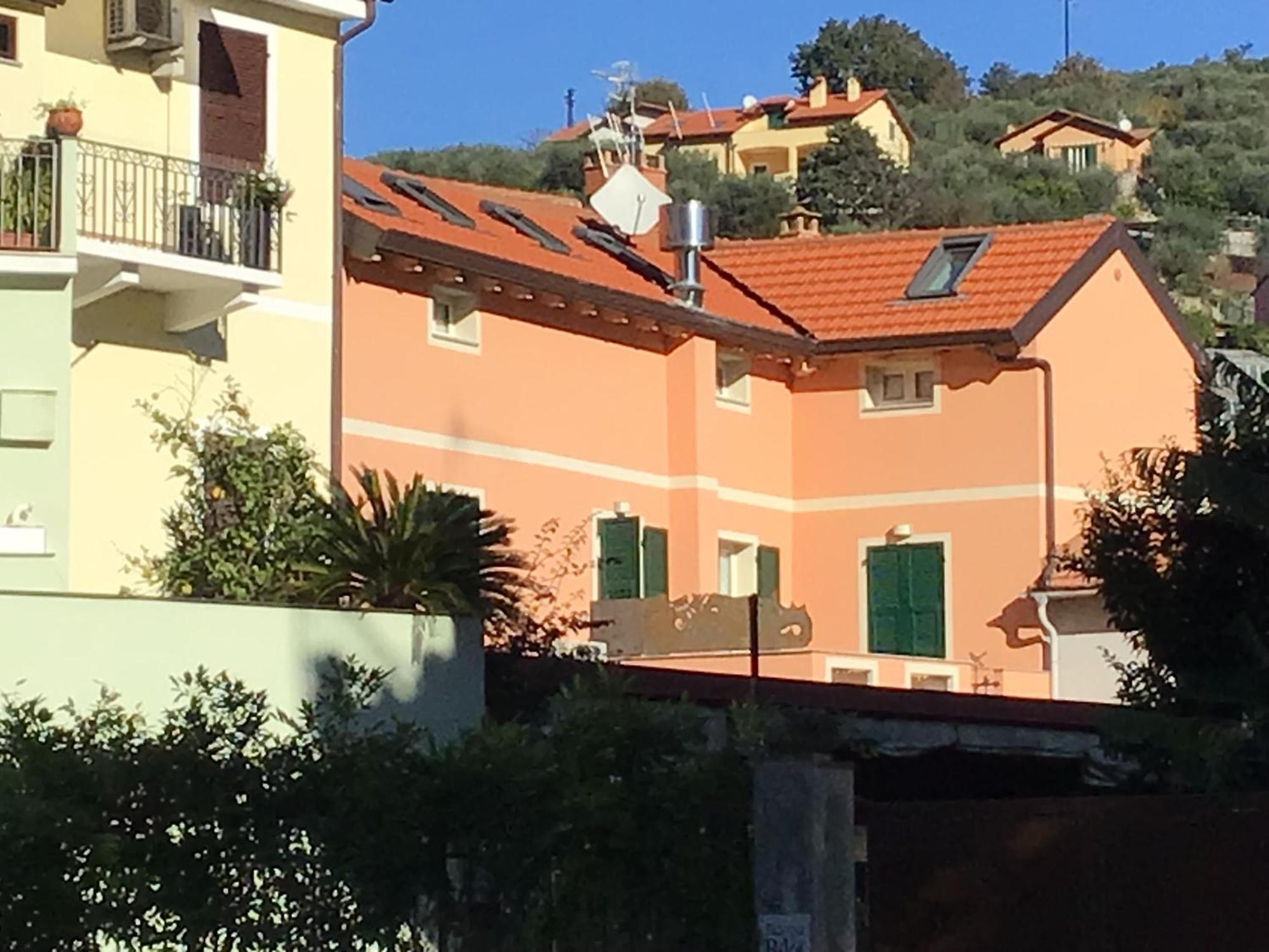 Casa Luigia Rooms Mtb In Finalborgo Bike Room Tour Ebike Trekking Finale Ligure Exterior photo