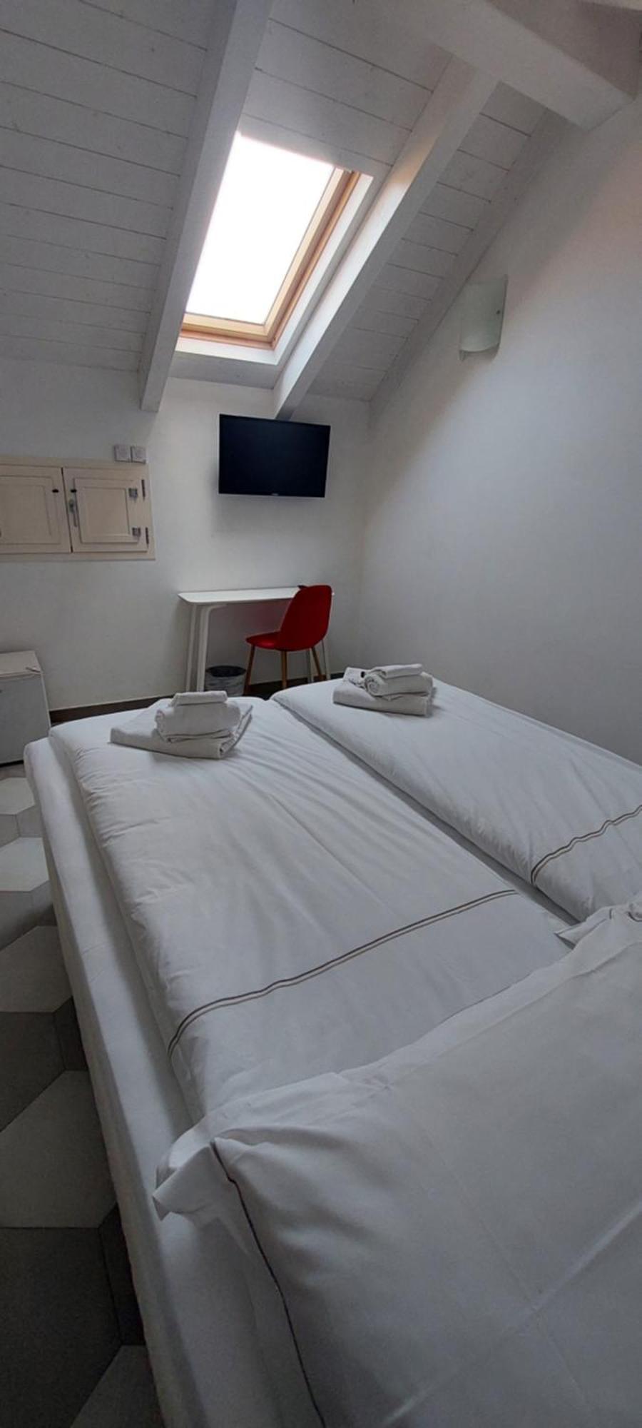 Casa Luigia Rooms Mtb In Finalborgo Bike Room Tour Ebike Trekking Finale Ligure Exterior photo