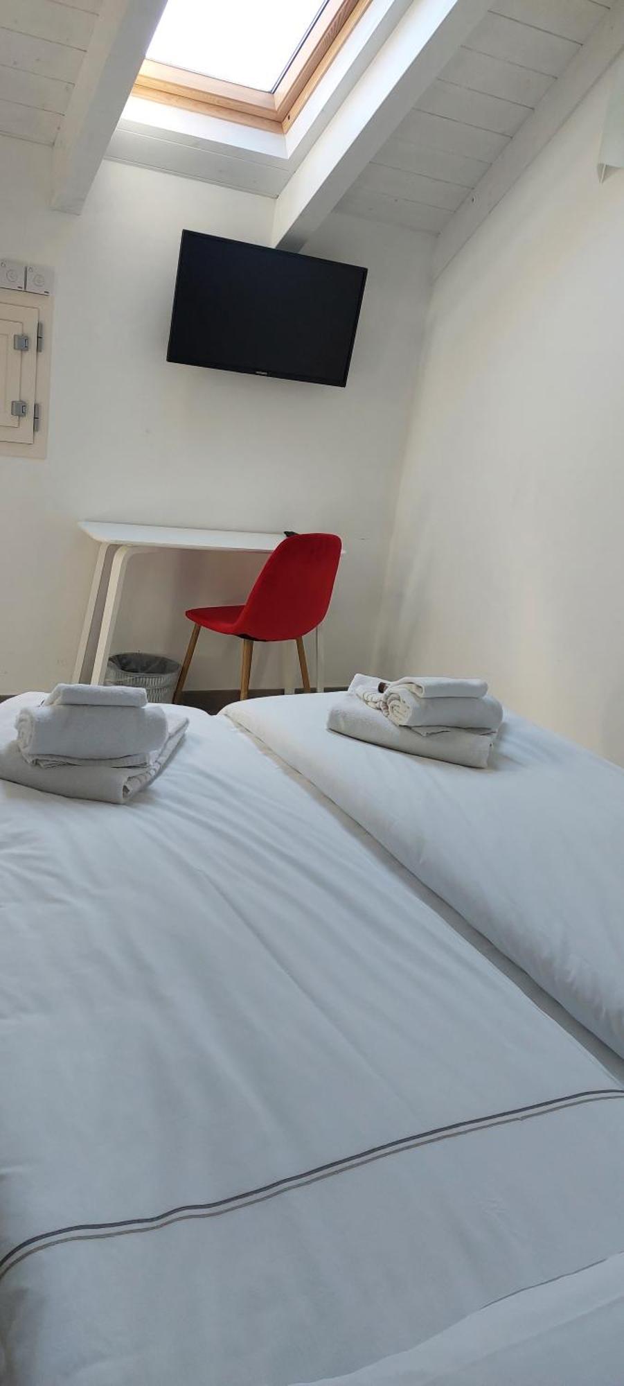 Casa Luigia Rooms Mtb In Finalborgo Bike Room Tour Ebike Trekking Finale Ligure Exterior photo